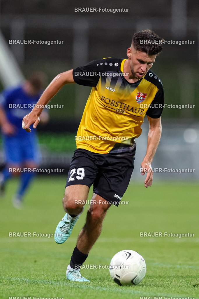 SB_KFCBAU_20250815_5327.JPG -  - KFC Uerdingen - SF Baumberg - Oberliga Niederrhein | Krefeld, Deutschland, 15.08.25: Mohammed Yasin Benslaiman Benktib (KFC Uerdingen) in Aktion, am Ball, Einzelaktion während des Oberliga Niederrhein Spiels zwischen KFC Uerdingen - SF Baumberg in der Grotenburg Stadion am 15. August 2025 in Krefeld, Deutschland. (Foto von Stefan Brauer/Brauer-Fotoagentur)