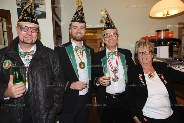 Faschingswecken am Hauptplatz Feldkirchen | Bildershop von pixelworld.at - Realisiert mit Pictrs.com