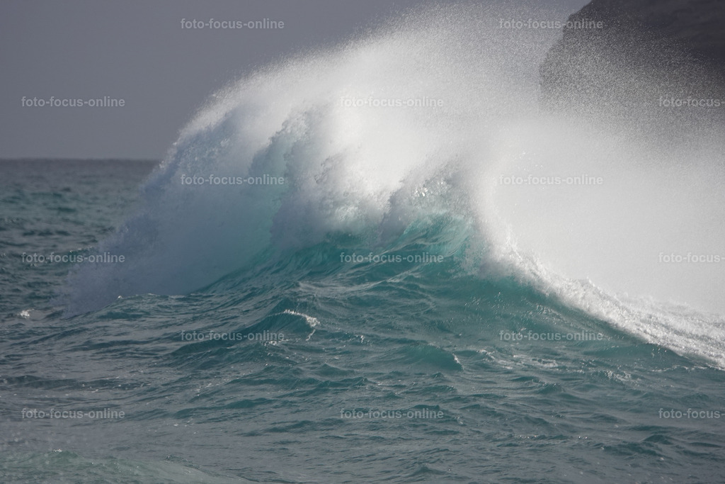 Wild waves | Atlantic breakwater