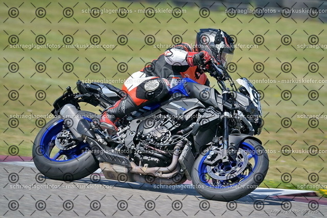 26BT02-0867 | markuskiefer.com - Realisiert mit Pictrs.com