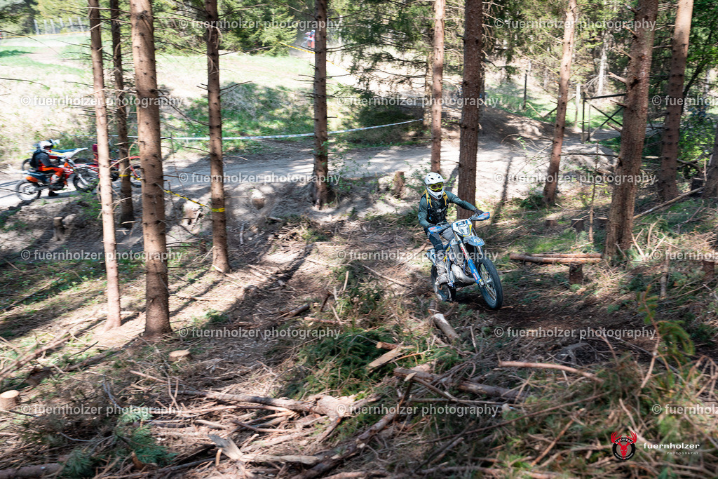 fuernholzer_250501-C1-852 | Fotografische Impressionen von der Red Stag Enduro Extreme by fuernholzer-photography.com. Endurosport in Österreich fotografisch festgehalten von fuernholzer. Auftragsfotografie für Private, Gewerbefotos und Industriefotografie. Eventfotografie, Sportfotografie und Motorsportfotografie. Anbieter von Fotoworkshops, Fototraining, fotografischen Vorträgen und Fotoseminaren.