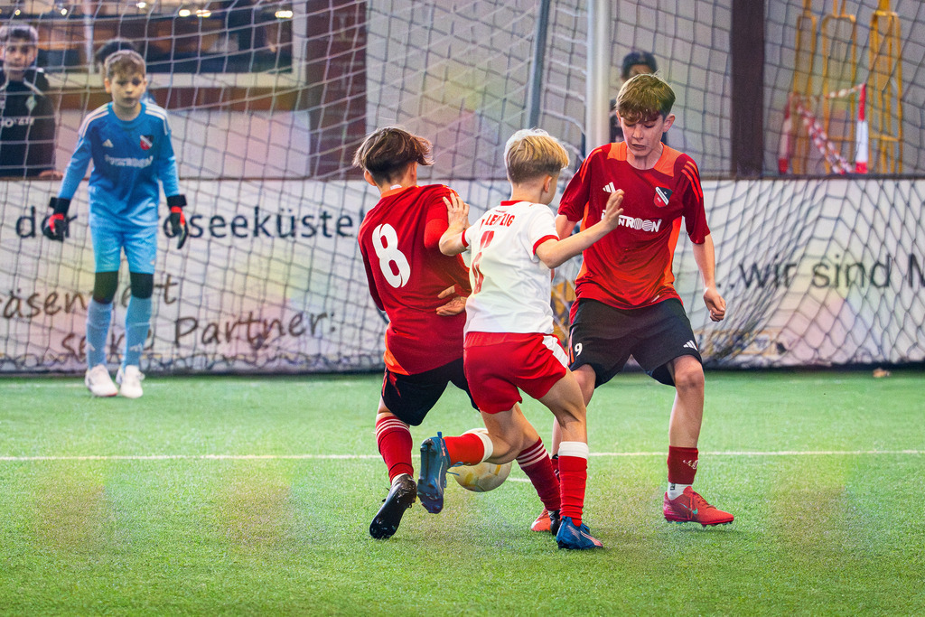 _BLR9349 | Professionelle Fußball- und Sportfotografie. Spielbilder online ansehen und kaufen – Einzelbilder oder komplette Galerien in hoher Qualität. - Realisiert mit Pictrs.com