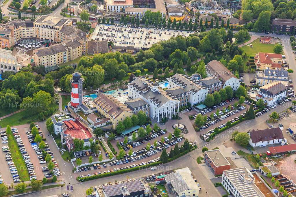 4-Sterne Superior Erlebnishotel "Bell Rock" und Ammolite - The Lighthouse Restaurant im Europapark Rust https://www.europapark.de/de/uebernachten/hotel-4-sterne-superior-erlebnishotel-bell-rock https://www.ammolite-restaurant.de/ | Luftbild: 4-Sterne Superior Erlebnishotel "Bell Rock" und Ammolite - The Lighthouse Restaurant im Europapark Rust https://www.europapark.de/de/uebernachten/hotel-4-sterne-superior-erlebnishotel-bell-rock https://www.ammolite-restaurant.de/ in Rust im Bundesland Baden-Württemberg in Deutschland. Foto: IMG_147274.jpg vom 29.05.2025 durch Werner Riehm/FLY-FOTO.de - Realisiert mit Pictrs.com