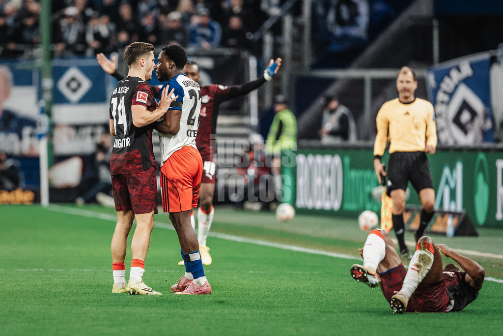 Fußball | Männer | Saison 2025/2026  | Fußball-Bundesliga | 16. Spieltag | FC St. Pauli vs. RB Leipzig | 27.01.2026 | v.l. Christoph Baumgartner (#14, RB Leipzig) streitet mit Philip Otele (#27, HSV)