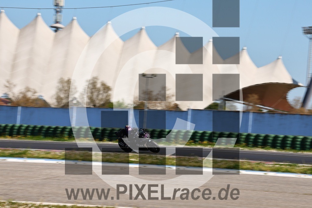 0191-20260404_08284 | Schöne Erinnerungen an spannende Momente - das festzuhalten ist unser Job. PIXELrace.de ist seit 2003 auf den Rennstrecken Europas unterwegs um die Action draußen beim Fahren und die wunderbare Stimmung imm Fahrerlager für euch einzufangen.