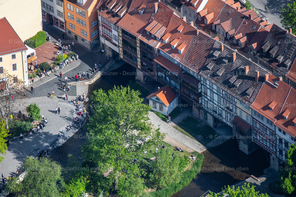 4025698 | ERFURT 06.05.2020 Historische Alte Brücke " Krämerbrücke Erfurt " über die Gera im Ortsteil Altstadt in Erfurt im Bundesland Thüringen, Deutschland. Weiterführende Informationen bei: Krämerbrücke Erfurt,  Landeshauptstadt Erfurt. // Historic Old Bridge " Kraemerbruecke Erfurt " across Gera in the district Altstadt in Erfurt in the state Thuringia, Germany. Further information at: Kraemerbruecke Erfurt,  Landeshauptstadt Erfurt. Foto: Gerhard Launer