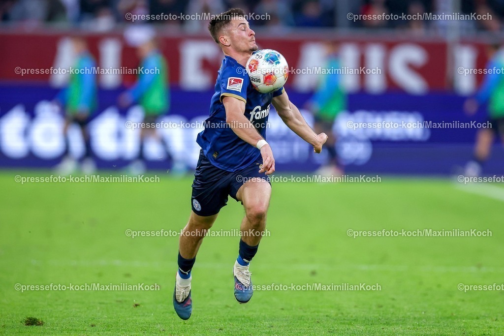 F9510042601075 | 10.04.2026, Fußball, Fortuna Düsseldorf - Holstein Kiel, 2. Fußball Bundesliga, Herren, Merkur Spiel-Arena, 29. Spieltag, Saison 2025 2026: Adrián Kaprálik&nbsp; (Holstein Kiel #20)  DFB regulations prohibit any use of photographs as image sequences and or quasi-video.