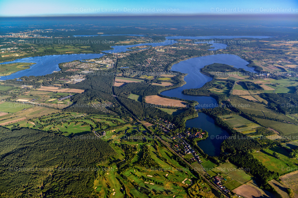 3638504 | WERDER (HAVEL) 25.08.2016 Gesamtübersicht und Stadtgebiet mit Außenbezirken und Innenstadtbereich in Werder (Havel) im Bundesland Brandenburg, Deutschland. // City area with outside districts and inner city area in Werder (Havel) in the state Brandenburg, Germany. Foto: Gerhard Launer
