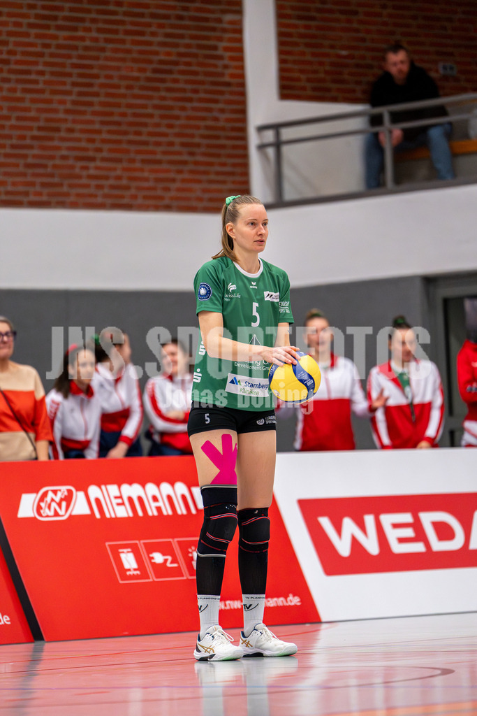 Volleyball I Frauen I Saison 2025-2026 I 2 Bundesliga Pro I 16. Spieltag VFL Oythe - TV Planegg-Krailling-21 | Janina Kroll (5,Planegg-Krailling) - Realisiert mit Pictrs.com