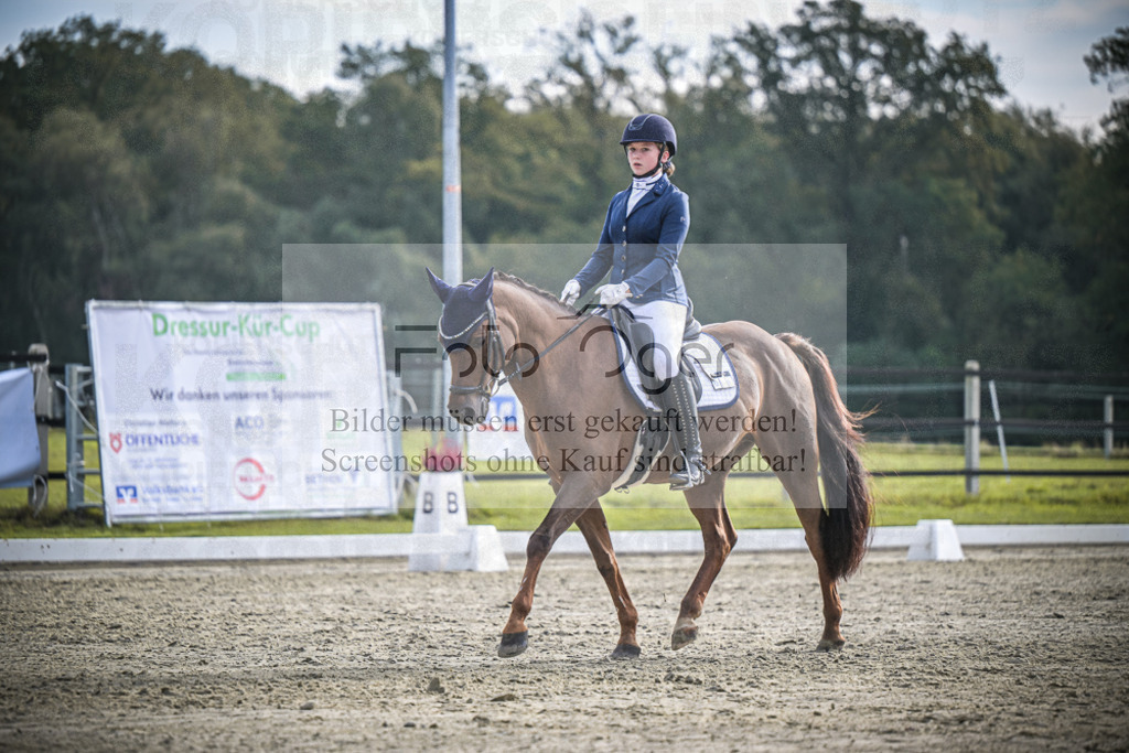 DOS_B157 | Entdecke hochwertige Reitturnierfotos von Foto Oger. Professionell, emotional und authentisch – jetzt Lieblingsmomente im Shop bestellen.Deutschlandweite Turnierfotografie. - Realisiert mit Pictrs.com