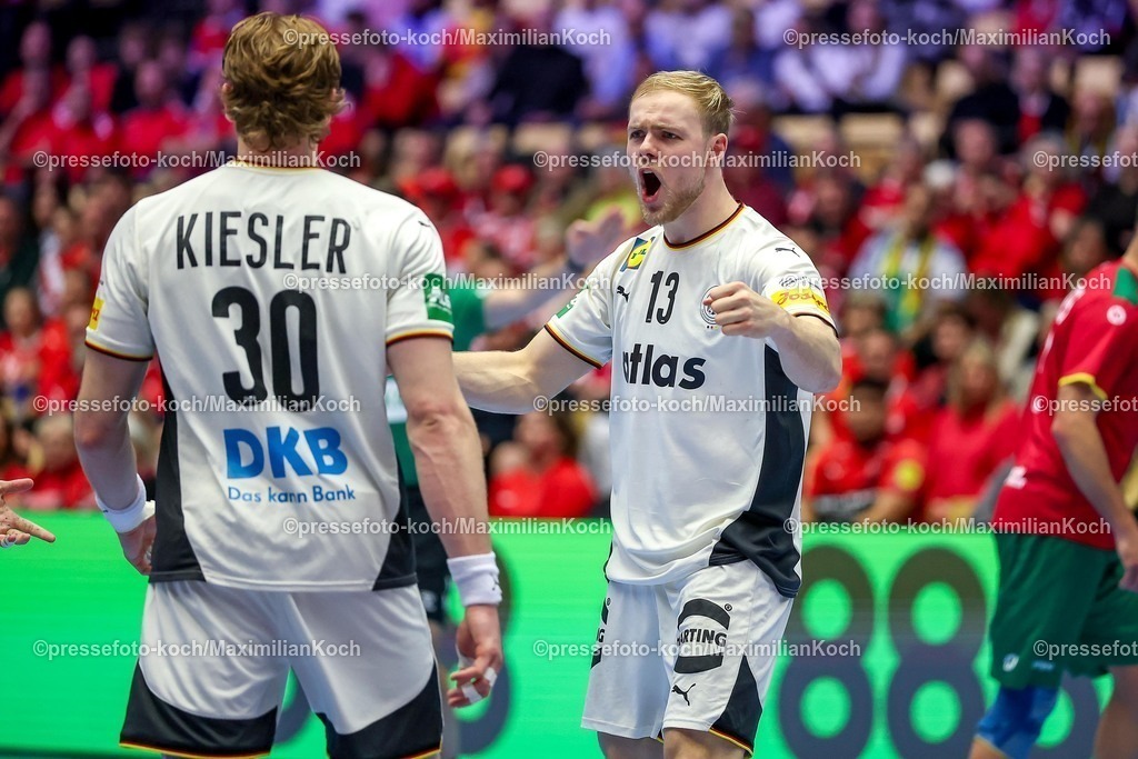 EHF22012601106 | 22.01.2026, Handball, Men's EHF EURO 2026, Deutschland - Portugal, Jyske Bank Boxen in Herning, Dänemark, Main Round:  Tom Kiesler (Germany #30)  Matthes Langhoff (Germany #13)  jubelnd