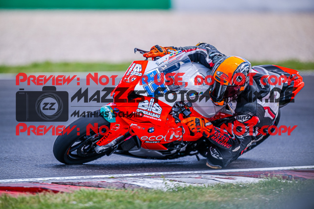 MaZZes_FotoMatrix_220506_90458 | Fotograf Mathias Schmid
Sportfotograf,
Eventfotograf,
Hochzeitsfotograf,
Portraitfotograf