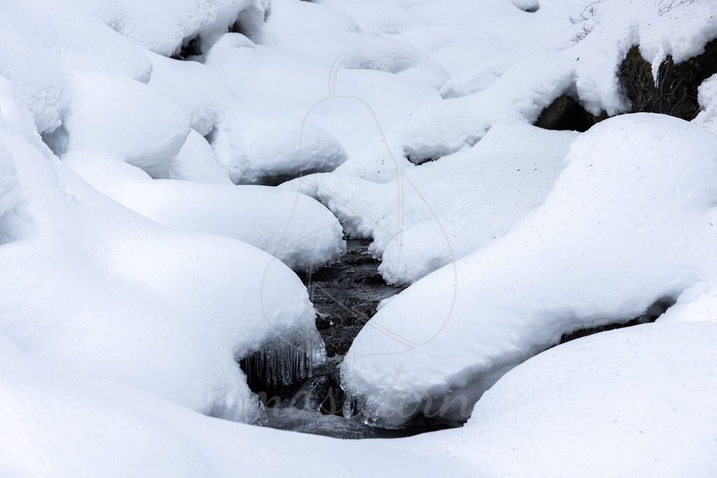 Winter entlang des Plareitbaches | Ihre Fotografin im Lungau, ihre Fotografin im Mostviertel, Wandbilder Onlineshop, Imagefotos für Ihr Unternehmen,  - Realisiert mit Pictrs.com