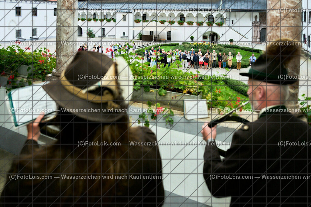 ALP3691_Jeanne de Ferrette_Jagdhormblaeser Gaming | (C)FotoLois.com, Alois Spandl, 700stes Hochzeitsjubiläum - Albrecht II. mit Johanna von Pfirt in Thann (FR) im März 2024. Empfang des Organistionskommitees aus der Region Ferrette (Pfirt)/Thann aus dem Elsass mit Empfang durch die Stadtgemeinde und Bezirkshauptmannschaft Scheibbs im Schloss Scheibbs und anschließender Kranzniederlegung in der Kartausenkirche über der Krypta des Gründerehepaares durch Mitglieder des Templer Ordens im Beisein von Mitgliedern der Goldhaubengruppen, Fr 22. September 2023.