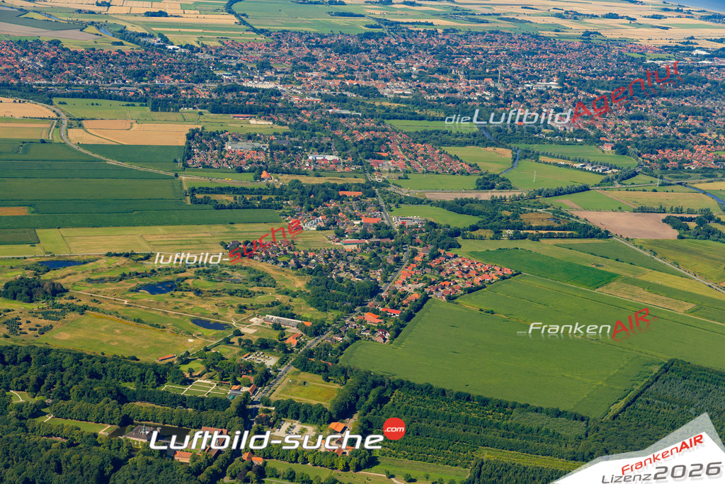 Aktuelles Luftbild von  Lütetsburg - Die Luftaufnahme wurde 2022 mittels UL-Flugzeug erstellt ( keine Drohne ) - hochauflösende Kamera-Systeme von  Canon -Beste Qualität - Für grossformatige Ausdrucke geeignet. Die Geschenkidee !