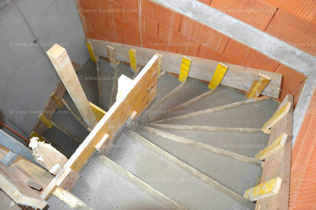 bib-lg04-betonarbeiten-treppen-0752 | Nach LV-Leistungsgruppen sortierte Detailfotos über den Bau eines Hauses. Alle Hausbau-Bilder direkt vom Urheber und Autor der Website Haus-Selber-Bauen.com