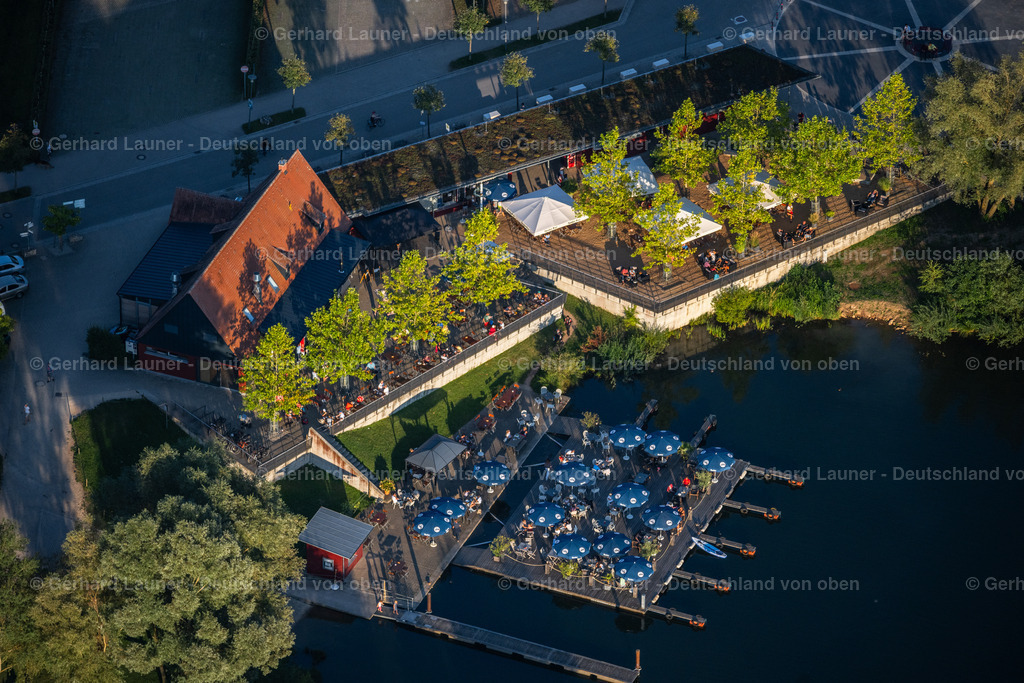 4051048 | SPALT 03.09.2021 Tische und Sitzbänke der Freiluft- Gaststätten " Großer Brombachsee " in Spalt im Bundesland Bayern, Deutschland. Weiterführende Informationen bei: Touristikverband "Sonnenseite Brombachsee" e.V.. // Tables and benches of open-air restaurants " Grosser Brombachsee " in Spalt in the state Bavaria, Germany. Further information at: Touristikverband "Sonnenseite Brombachsee" e.V.. Foto: Gerhard Launer