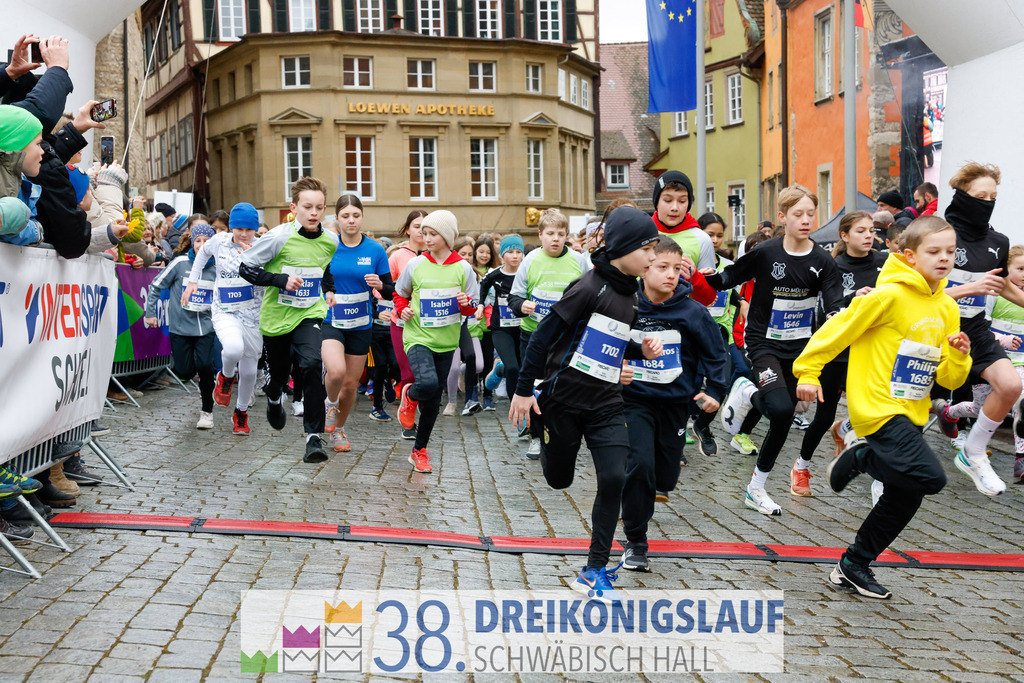 1700m Stadtwerke Jugendlauf | 3 Koenigslauf 2024 1700m Stadtwerke Jugendlauf - Realisiert mit Pictrs.com