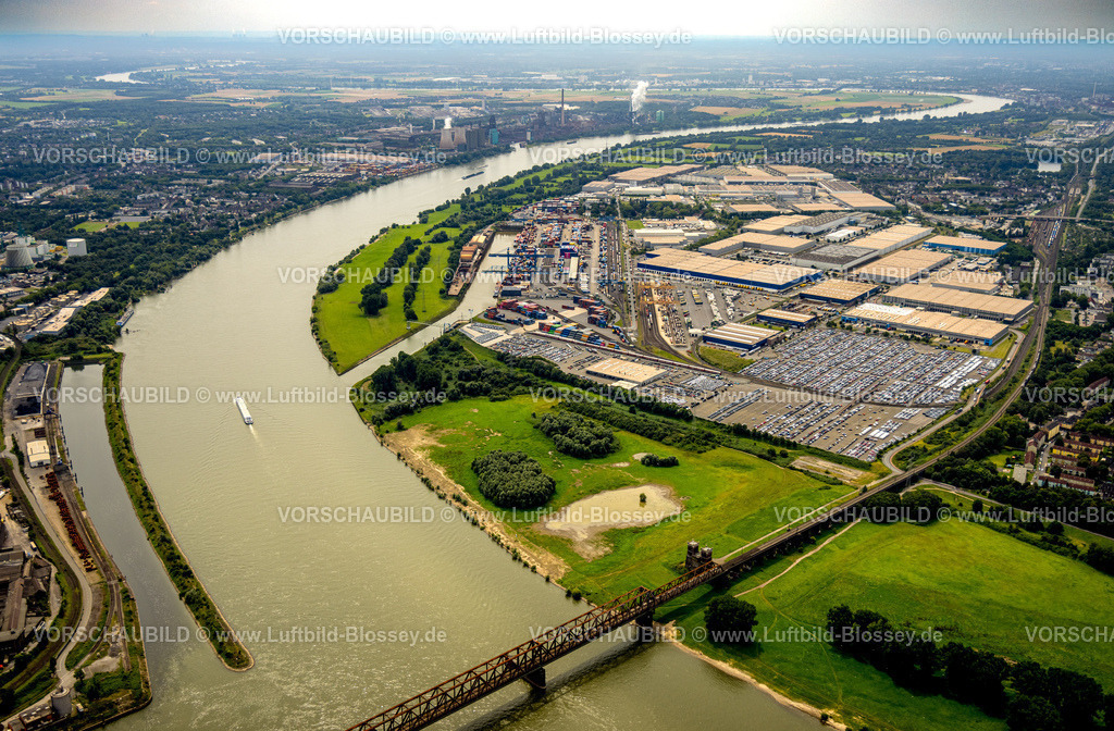 Duisburg240711012Logport I | Luftbild, Duisburg-West, logport I (Eins) Rheinhausen, duisport mit D3T Duisburg Trimodal Terminal, DIT Duisburg Intermodal Terminal und Automobil-Logistik am Fluss Rhein, vorne die Hochfelder Eisenbahnbrücke, hinten links der logport II (Zwei) und HKM Hüttenwerke Krupp Mannesmann am Fluss Rhein, Fernsicht, Friemerheim, Hochfeld, Duisburg, Ruhrgebiet, Nordrhein-Westfalen, Deutschland
