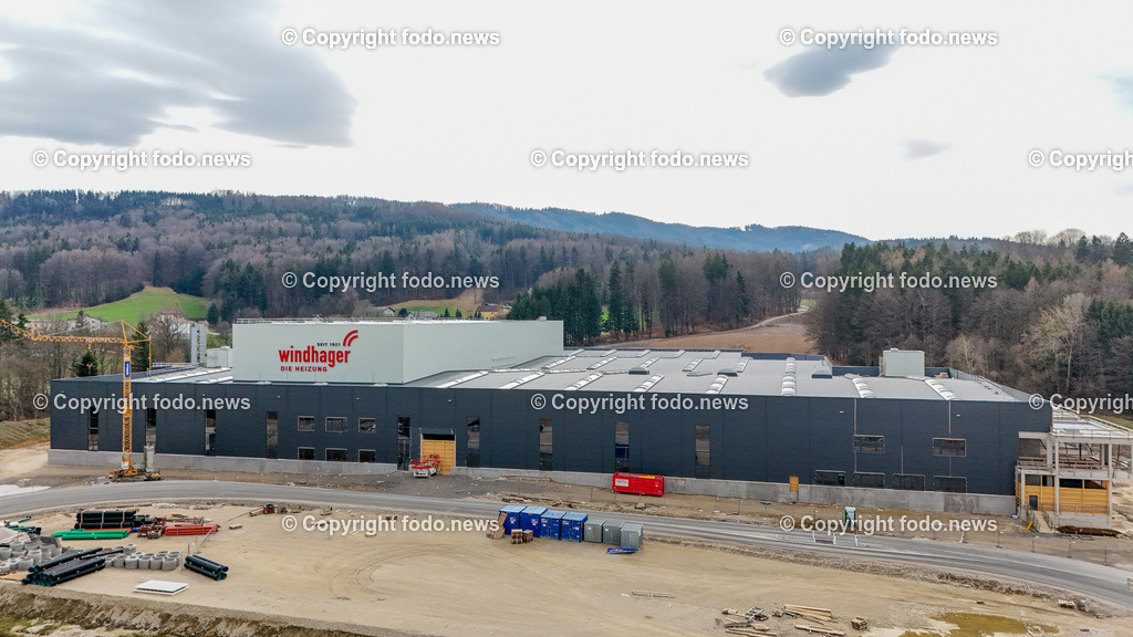 Windhager_ Baustelle_ Pinsdorf_ 10.03.2024-2 | 10.03.2024, Pinsdorf, AUT, Windhager, im Bild Baustelle, Waermepumpen Werk, Zentralheizung, Heizung, Insolvenz, BWT, Uebernahme, Fertigstellung, Investor, FIBA, Pellets, Drohne, Luftbild