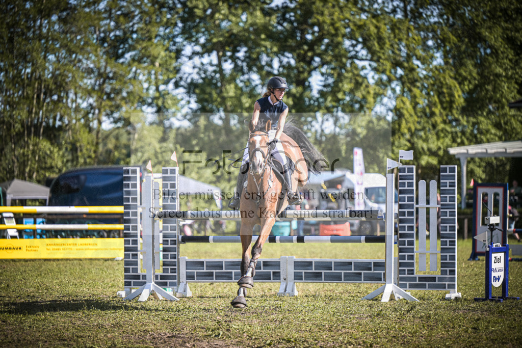 DOS_1274 | Entdecke hochwertige Reitturnierfotos von Foto Oger. Professionell, emotional und authentisch – jetzt Lieblingsmomente im Shop bestellen.Deutschlandweite Turnierfotografie. - Realisiert mit Pictrs.com