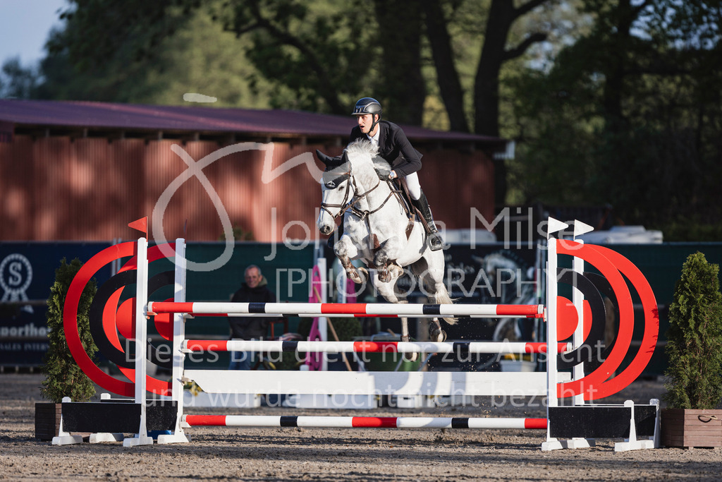 250506_Mühlen_Youngster-M-631 | Deine schönsten Turniermomente als professionelle Fotos! Entdecke hochwertige Pferdesport-Fotografie im Online-Shop. Jetzt Fotos finden & bestellen!