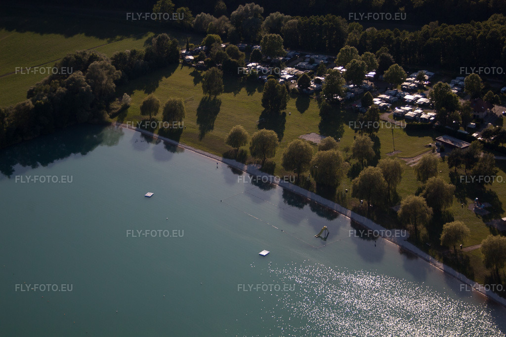 Vue aérienne: Gravière à Lauterbourg dans le département Bas Rhin, France.Photo: IMG_66581.jpg prise le 05/06/2014 par Werner Riehm/FLY-FOTO.euRésolution de l'original: 4752 x 3168 px