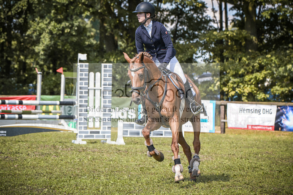DOS_1329 | Entdecke hochwertige Reitturnierfotos von Foto Oger. Professionell, emotional und authentisch – jetzt Lieblingsmomente im Shop bestellen.Deutschlandweite Turnierfotografie. - Realisiert mit Pictrs.com