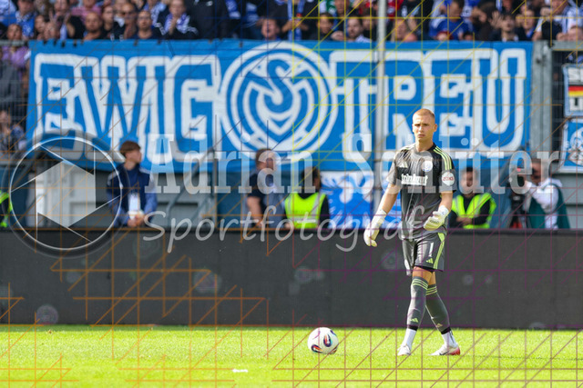 MSV Duisburg vs VfB Stuttgart II - 3. Liga | Duisburg, Deutschland, 02.08.25:   Maximilian Braune (MSV Duisburg) in Aktion am Ball, Einzelaktion waehrend des Spiels der 3. Liga MSV Duisburg vs VfB Stuttgart II in der schauinsland-reisen-arena(Foto von Brauer-Fotoagentur / Adrian Schlueter)