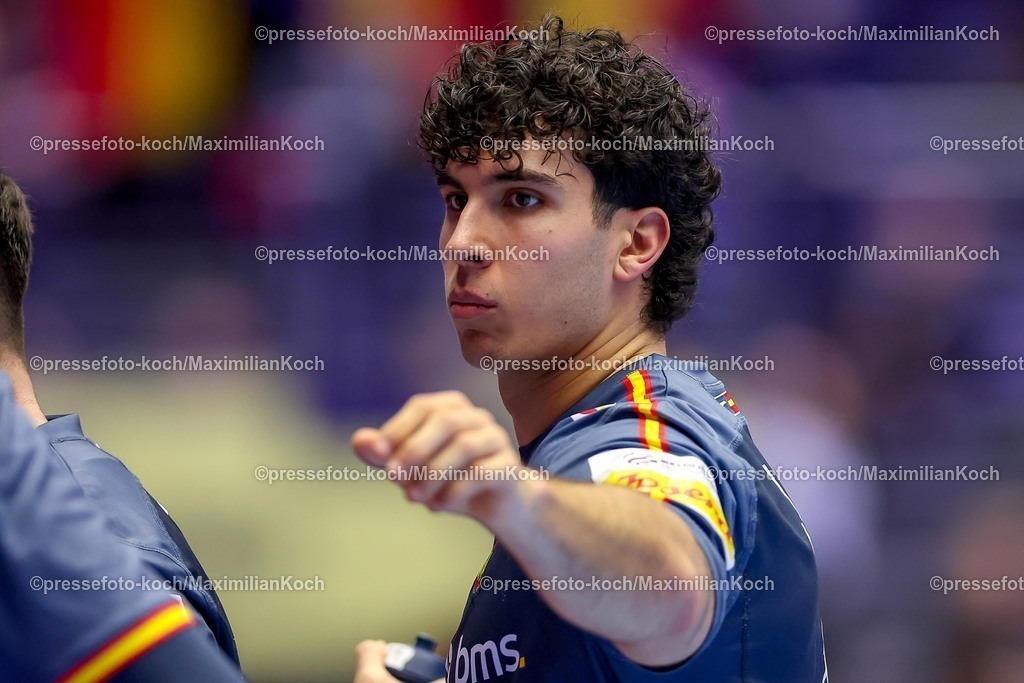 EHF17012601082 | 17.01.2026, Handball, Men's EHF EURO 2026, Österreich - Spanien, Jyske Bank Boxen in Herning, Dänemark, Preliminary Round:  Javier Rodríguez Moreno (Espania #99) 