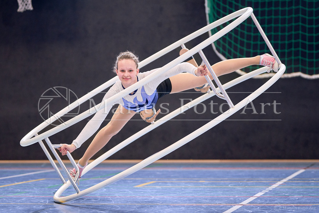 C-DSC03695 | Professionelle Sportfotografie in Hamburg, Schleswig-Holstein und Niedersachsen – spezialisiert auf Rhönrad, Geräteturnen, Leistungsturnen und rhythmische Sportgymnastik. Bundesweite Begleitung von Rhönrad-Events. Jetzt Sport-Fotos - Realisiert mit Pictrs.com
