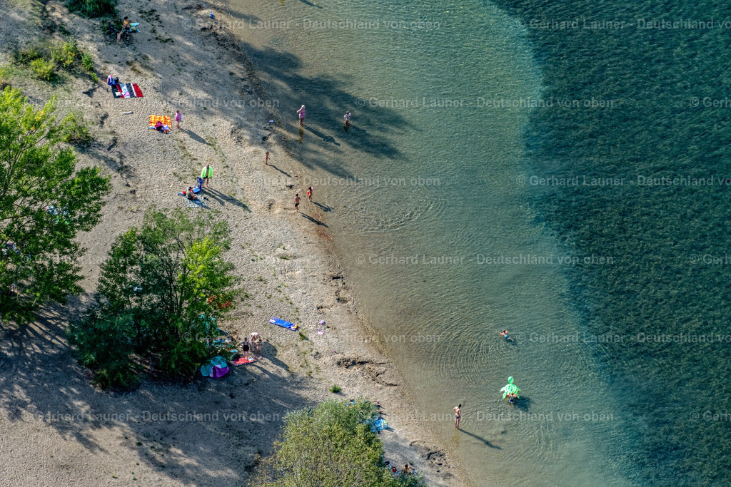4040069 | LEIPZIG 14.09.2020 Badegäste suchen sommerliche Abkühlung am Uferbereich des " Kulkwitzer See " in Leipzig im Bundesland Sachsen, Deutschland. // Bathers look to cool off in summer on the banks of the lake " Kulkwitzer See " in Leipzig in the state Saxony, Germany. Foto: Gerhard Launer