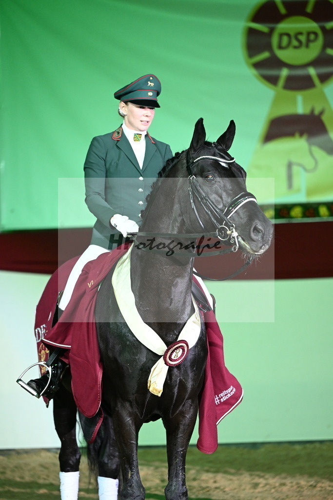 Decurio_Göbel_2255107 | hf-fotografie - Realisiert mit Pictrs.com
