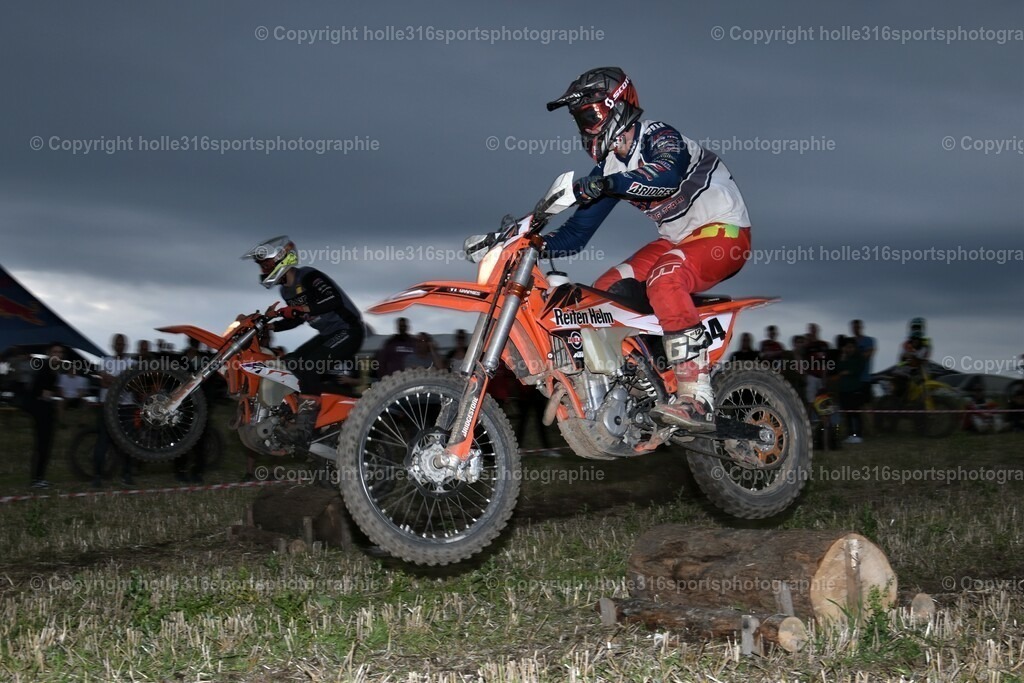 DSC_0261_01 (2) | Sportfotografie , Motorsport, Motoross, Reitsport, Mointainbike, Enduro,
Landschaft , Outdoor, Eventfotografie, Landschaft, Bilder online bestellen - Realisiert mit Pictrs.com