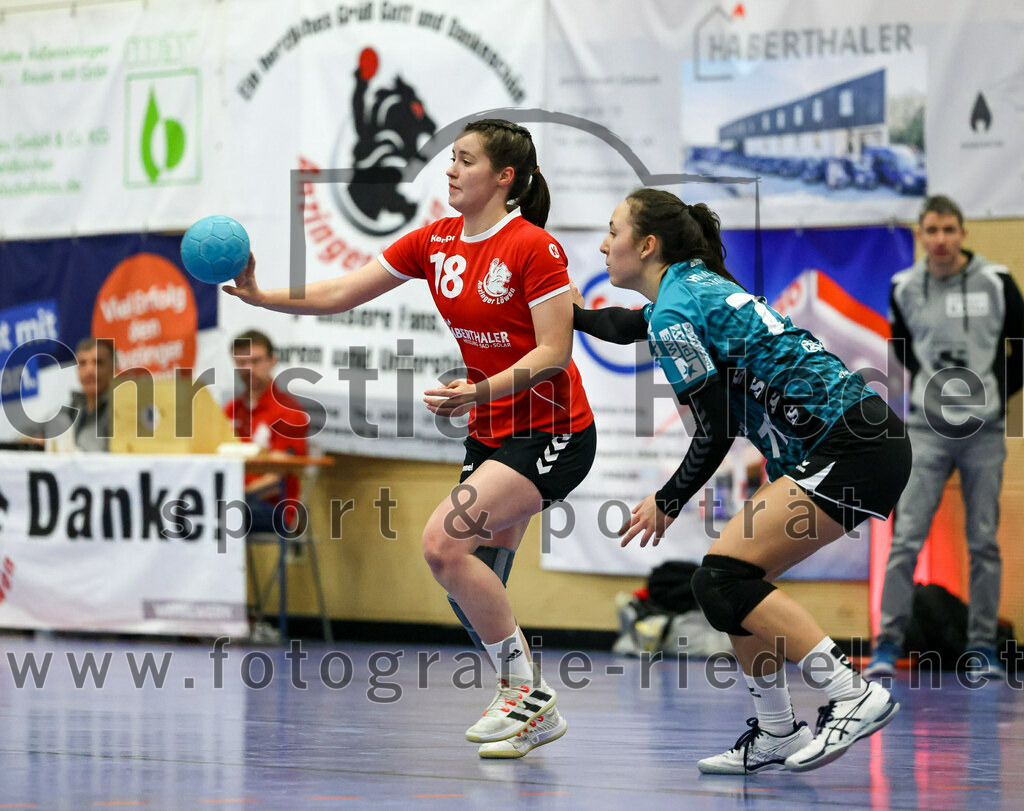 2022-11-27_048_SV_Anzing_gegen_HT_Muenchen_II | Anzing, Deutschland, 27.11.2022:
Handball, Bezirksliga 2022 / 2023, 7. Spieltag, SV Anzing gegen HT München II, Endergebnis: 28:32

Virag Varga (SV Anzing, #18), Bianca Serg (HT München, #77)

Foto: Christian Riedel / fotografie-riedel.net