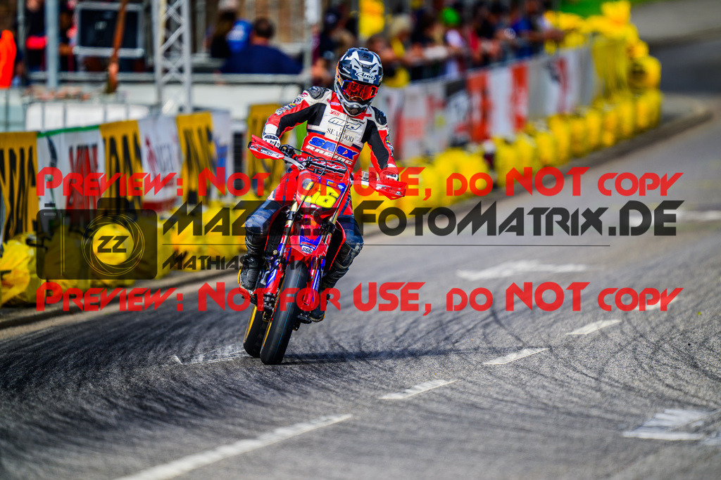 MaZZes_FotoMatrix_240817_6007705_5892 | S2