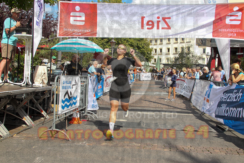 250824_1508_EV4_2685 | Sportfotografie im Rhein-Sieg Kreis, Köln, Bonn, NRW, Rheinland Pfalz, Hessen, etc. Unser Tätigkeitsfeld umfasst den Laufsport vom Volkslauf über den Marathon, Duathlon, Triathon bis zum Ultralauf wie Kölnpfad Ultra oder Schindertrail.