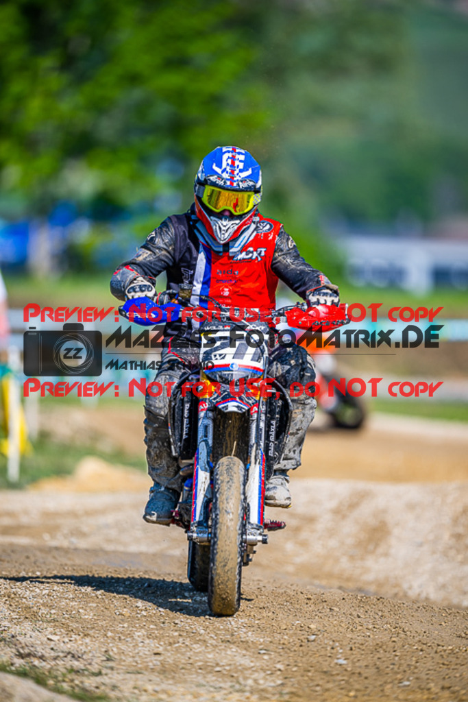 MaZZes_FotoMatrix_230527_2045 | SENIOR