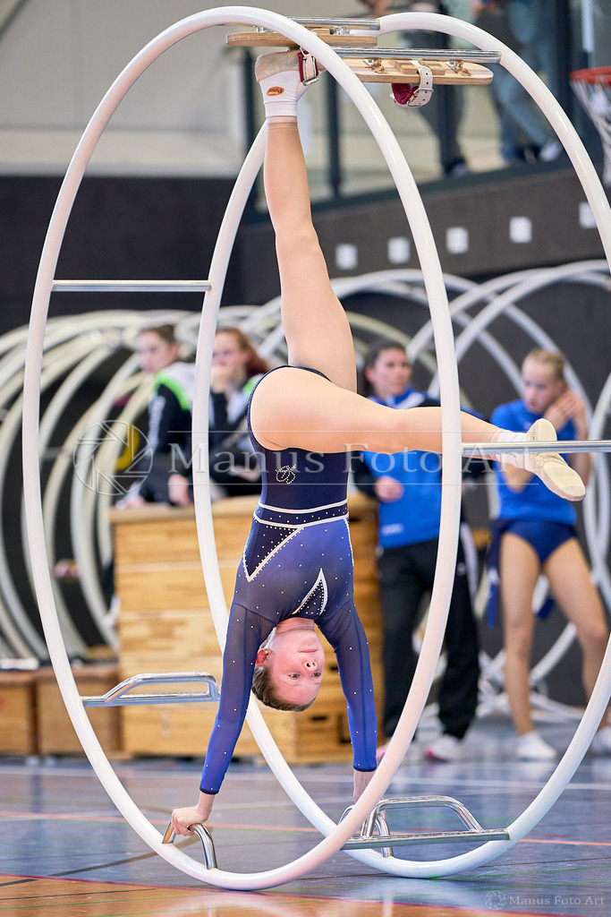 C-DSC02518 | Professionelle Sportfotografie in Hamburg, Schleswig-Holstein und Niedersachsen – spezialisiert auf Rhönrad, Geräteturnen, Leistungsturnen und rhythmische Sportgymnastik. Bundesweite Begleitung von Rhönrad-Events. Jetzt Sport-Fotos - Realisiert mit Pictrs.com