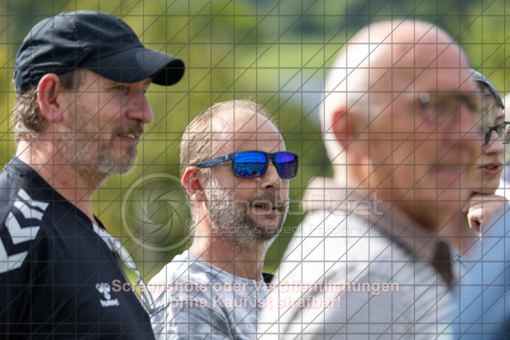 20250831_161947_0232 | #,TSV Ottenbach (gelb) vs. KSG Eislingen (grün), Fussball, Kreisliga A3 - Bezirk Neckar/Fils, 02. Spieltag, Saison 2025/2026, Rasensportplatz Nebenplatz, Im Buchs, 73113 Ottenbach, 31.08.2025 - 15:00 Uhr,Foto: PhotoPeet-Sportfotografie/Peter Harich