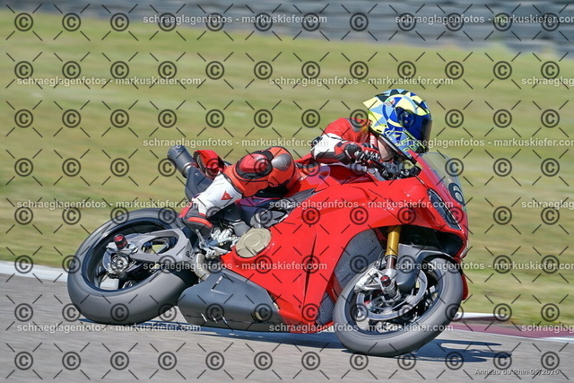 26BT01-0508 | markuskiefer.com - Realisiert mit Pictrs.com