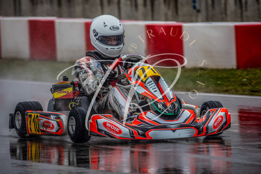 e738153467a14541a3cb733cd5a2cc16 | traudl_s_fotos