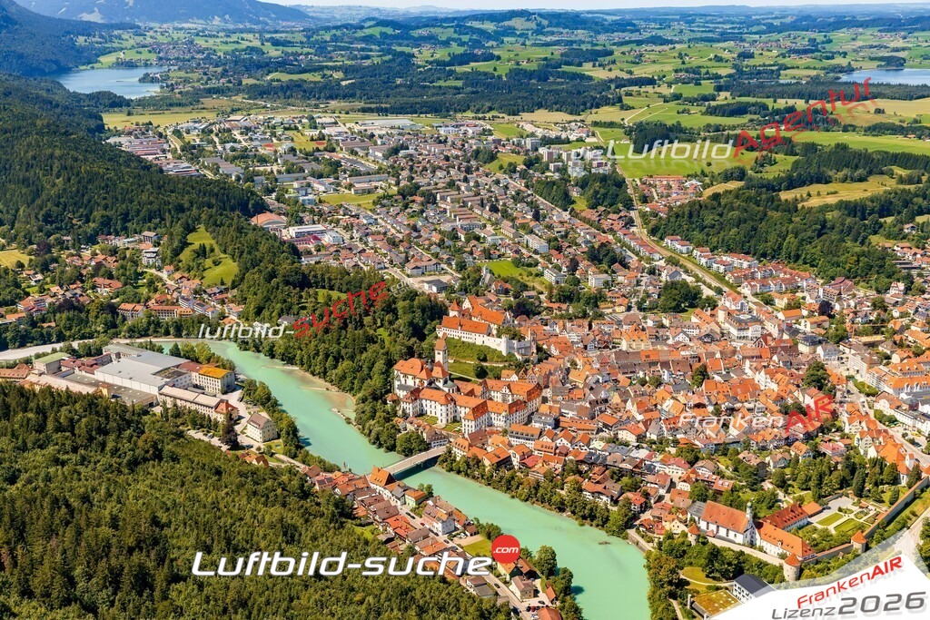 Luftaufnahme von Füssen - Die Luftaufnahme wurde 2025 vom UL-Flugzeug heraus erstellt ( keine Drohne ) - Hochauflösende Luftaufnahme - für professionelle Ausdrucke geeignet. Die Geschenkidee !Mit Lizenz und Bildrechte bestellbar