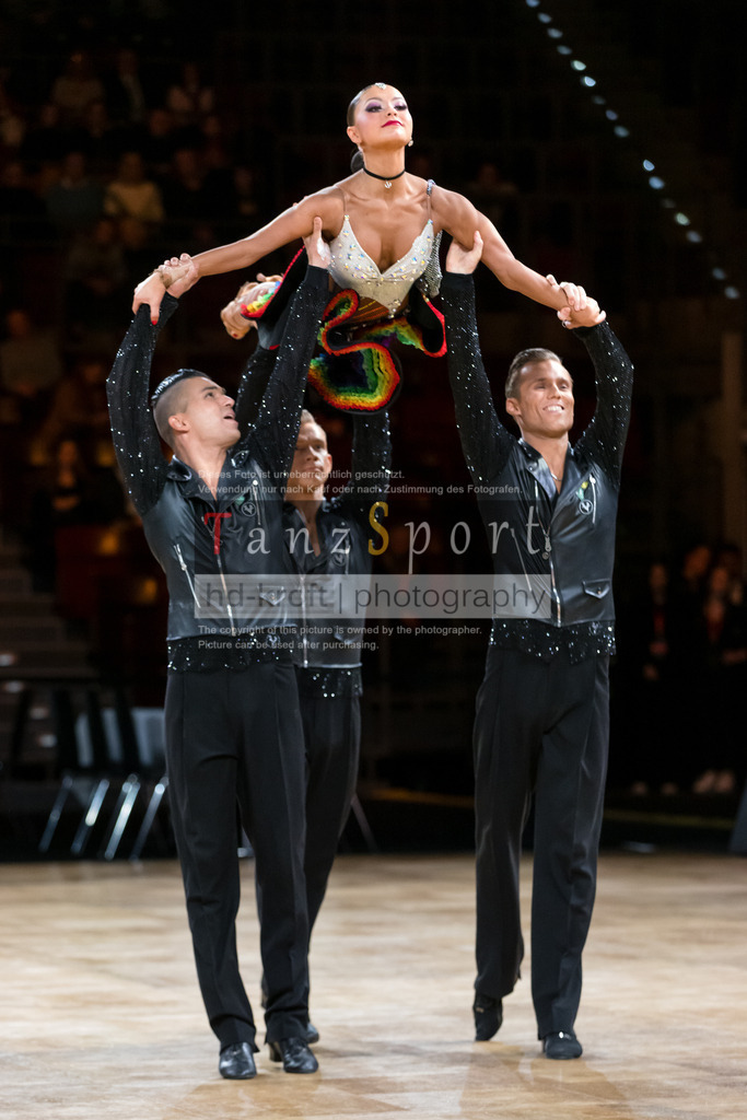20241109_DM-Formationen_Vorrunde_0830 | Tanzsportbilder, Standardtanz, Lateintanz, WDSF, DTV, LTVB, dancecomp, goc, hessen tanzt, blaues band der spree, walzer, tango, wiener walzer, slowfox, quickstepp, samba, rumba, cha-cha-cha, paso doble. jive, hd-kroft photography, turniertanzsport