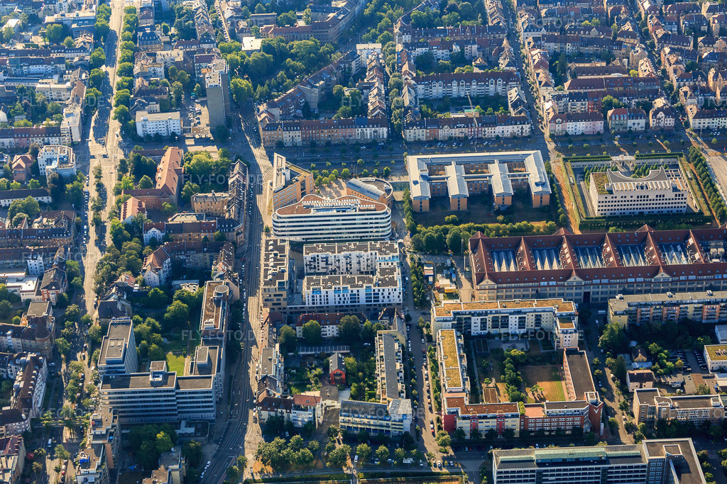 Luftbild: Brauerstraße mit Forterro Deutschland Abas GmbH, Agentur für Arbeit Karlsruhe-Rastatt, Generalbundesanwalt beim Bundesgerichtshof und Staatliche Hochschule für Gestaltung Karlsruhe (HfG) im Ortsteil Südweststadt in Karlsruhe im Bundesland Baden-Württemberg in Deutschland.Foto: IMG_083885.jpg vom 26.07.2015 durch Werner Riehm/FLY-FOTO.deABAS-ERP.COMWWW.ARBEITSAGENTUR.DEGeneralbundesanwaltHfG Karlsruhe