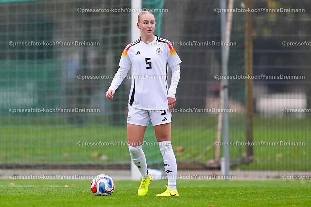 xYDRx26112502027 | 26.11.2025, xydrx, Fußball, Länderspiel, EM-Qualifikation U19-Frauen, Belgien - Deutschland, Sportschule Wedau: Luzie Zaehringer (GER #5)