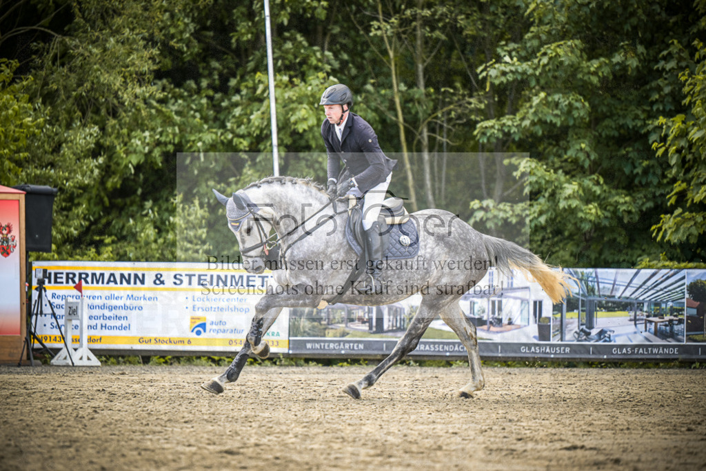 DOS_9813 | Entdecke hochwertige Reitturnierfotos von Foto Oger. Professionell, emotional und authentisch – jetzt Lieblingsmomente im Shop bestellen.Deutschlandweite Turnierfotografie. - Realisiert mit Pictrs.com