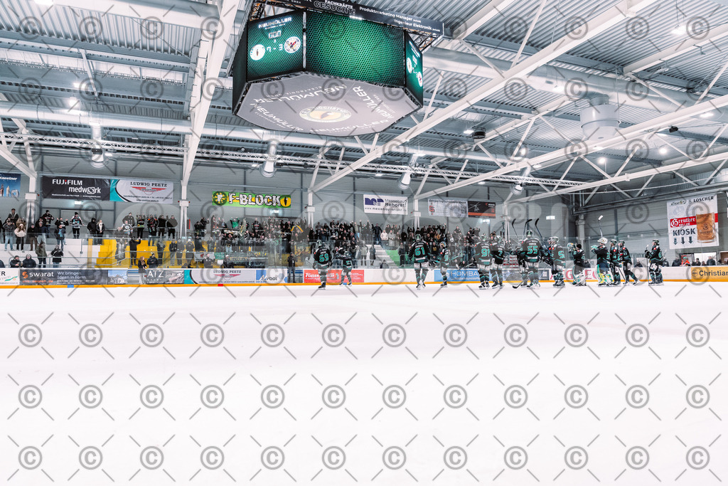 Alligators_vs_Passau_03_12_2025-70 | Höchstadt Alligators Fotogalerie: Eishockey-Action aus Franken. Professionelle Spielfotos, Portraits & Stadionbilder zum Download. Jetzt entdecken! - Realisiert mit Pictrs.com