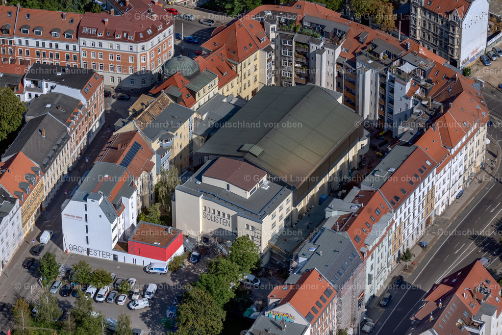 4041957 | LEIPZIG 15.09.2020 Gebäude des Konzerthauses und Theater- Schauspielhauses " Musikalische Komödie " an der Dreilindenstraße im Ortsteil Altlindenau in Leipzig im Bundesland Sachsen, Deutschland. Weiterführende Informationen bei: Oper Leipzig. // Building of the concert hall and theater playhouse on street Dreilindenstrasse in the district Altlindenau in Leipzig in the state Saxony, Germany. Further information at: Oper Leipzig. Foto: Gerhard Launer