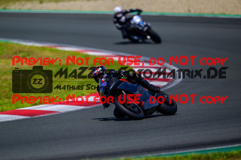 MaZZes_FotoMatrix_240725_6007705_6165 | BLAU